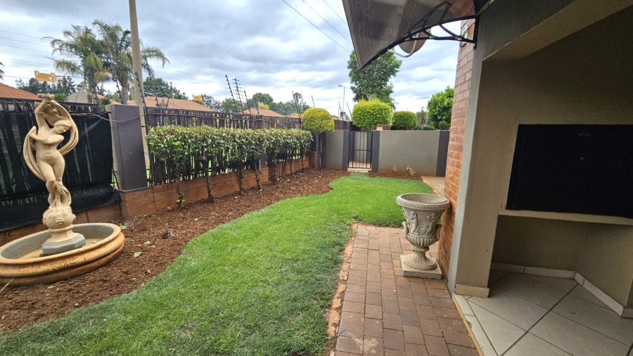 To Let 3 Bedroom Property for Rent in Melodie North West